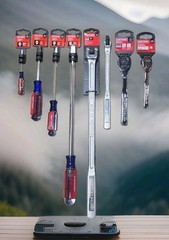 🔥18″X 1/2″ + 10″X 3/8″ B.B. + 3/8″ & 1/4″ RATCHETS and ASSORTED SCREW DRIVERS🔥