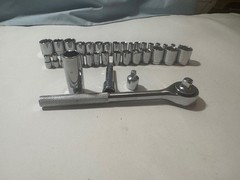 NEW – OPEN BOX 36 PC 3/8″ DRIVE 6 PT METRIC / SAE SOCKET SET W/ RATCHET + EXT