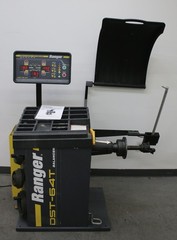 Ranger DST64T Tire & Wheel Balancer w/ Centering Cones including Large Bore Kit